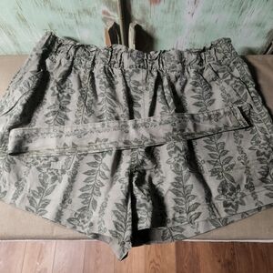 Green Floral Shorts